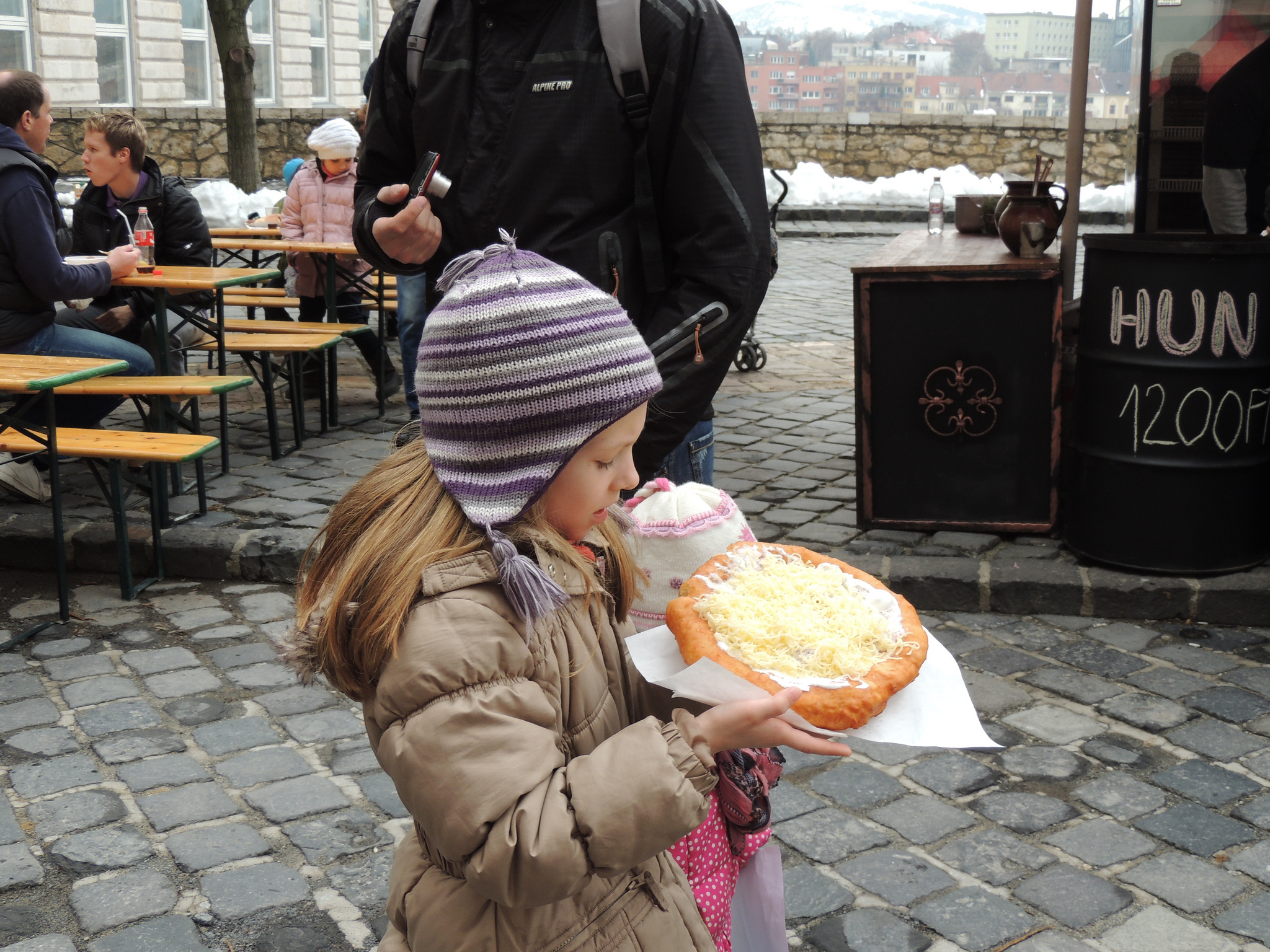Langos tradicionalmente húngaros aportam com exclusividade no Soul Food Park. Foto - Flickr